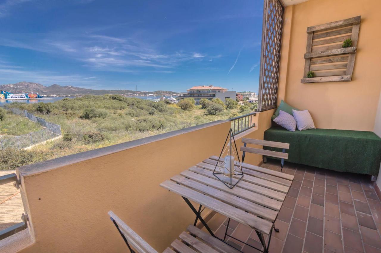 Homey Experience - Navy Sea View Apartments Olbia Exterior foto
