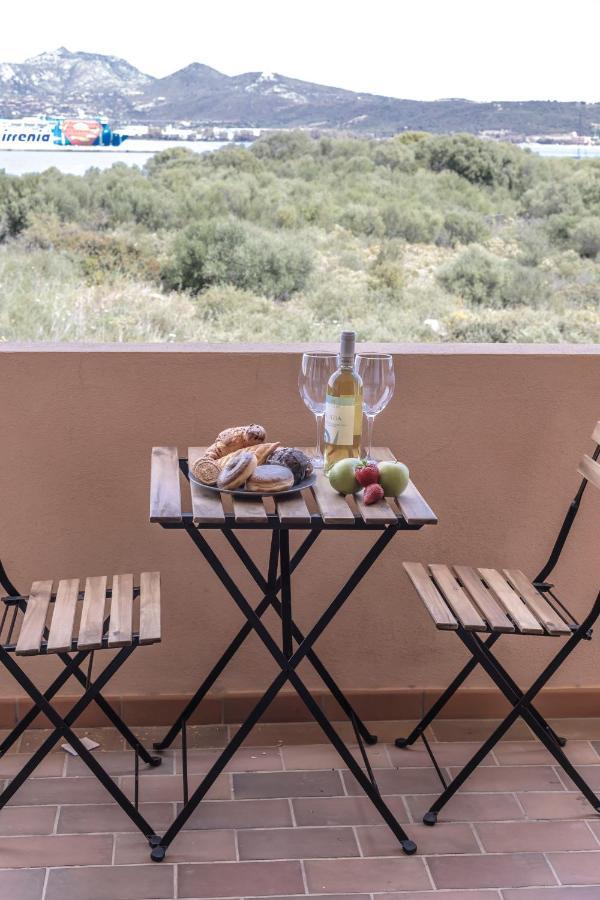 Homey Experience - Navy Sea View Apartments Olbia Exterior foto